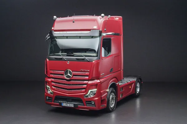 Mercedes-Benz новый тягач Actros 625hp 4X2 (модель 1863 LS)