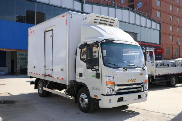 Цзянхуай Шуай Лин Q6 160hp 4X2 4,015 м рефрижератор (шестой класс) (Xing Rui) (HFC5048XLCP71K2C7S)