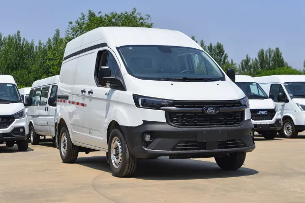 Jiangling Automobile Xinquanshun 123 лошадиные силы 2,0T дизельный 3-местный закрытый грузовик с высокой крышей (национальный 6)