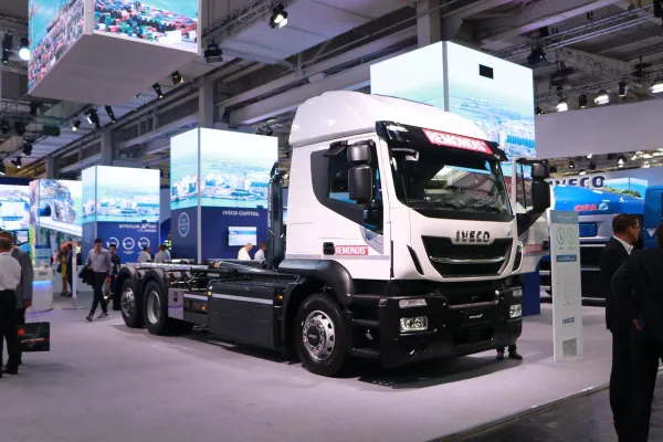 тяжелый грузовик Iveco Stralis 400hp 6X2 (AT260S40Y / PS CNG)