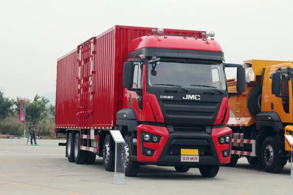тяжелый грузовик Jiangling Weilong 365hp 8X4 9.5m фургон (SXQ5310XXYJ5A2D5)